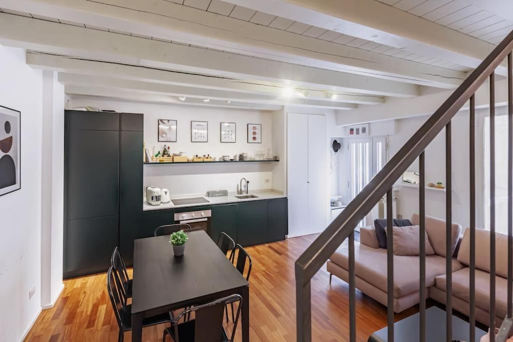 Апартаменты Elegante Loft Su 2 Piani A 5 Minuti Da San Siro Милан Экстерьер фото